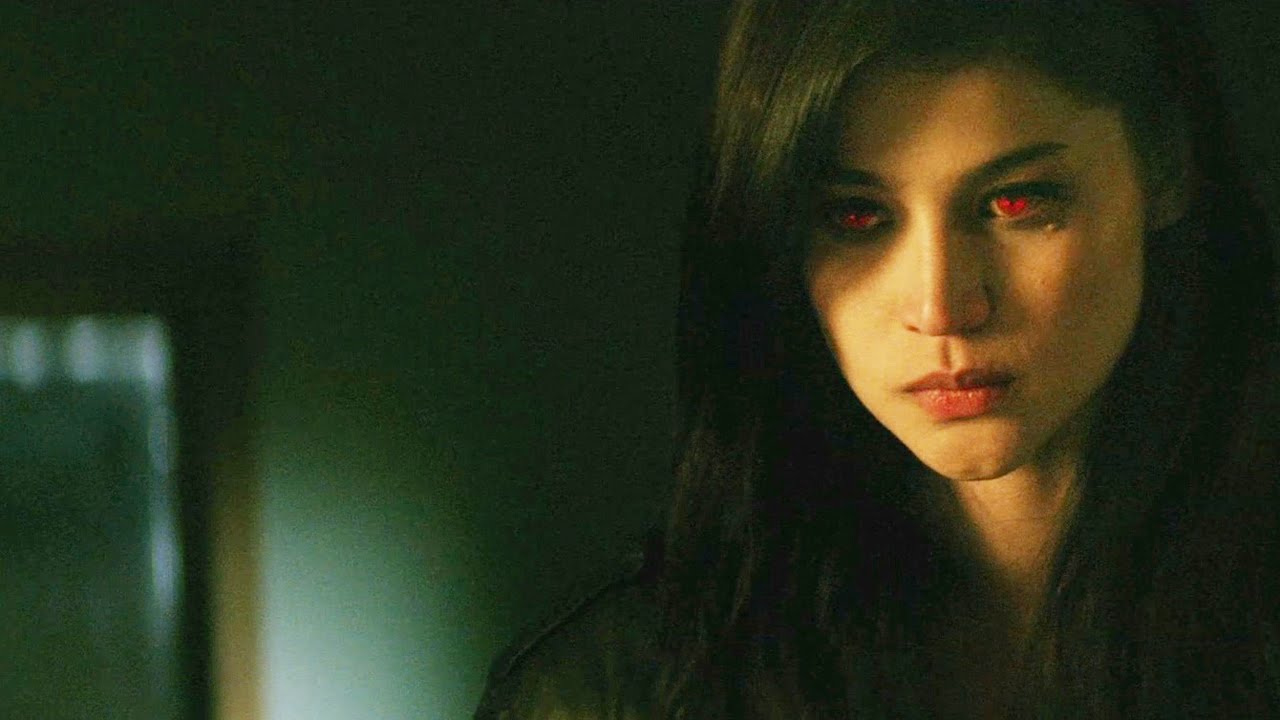 LIVE chat with Anne Curtis, star of Blood Ransom using #BloodRansomMovie Twitter Party!